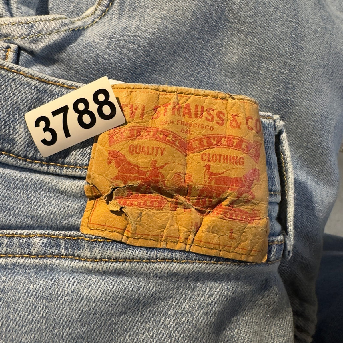 Levi's Straight Leg Jeans Mens 36x32 Light Wash Faded