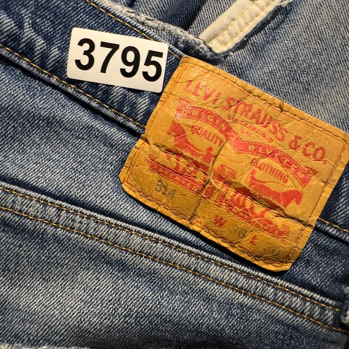 Levi's 501 Button Fly Jeans Mens 36x30 Medium Wash Frayed