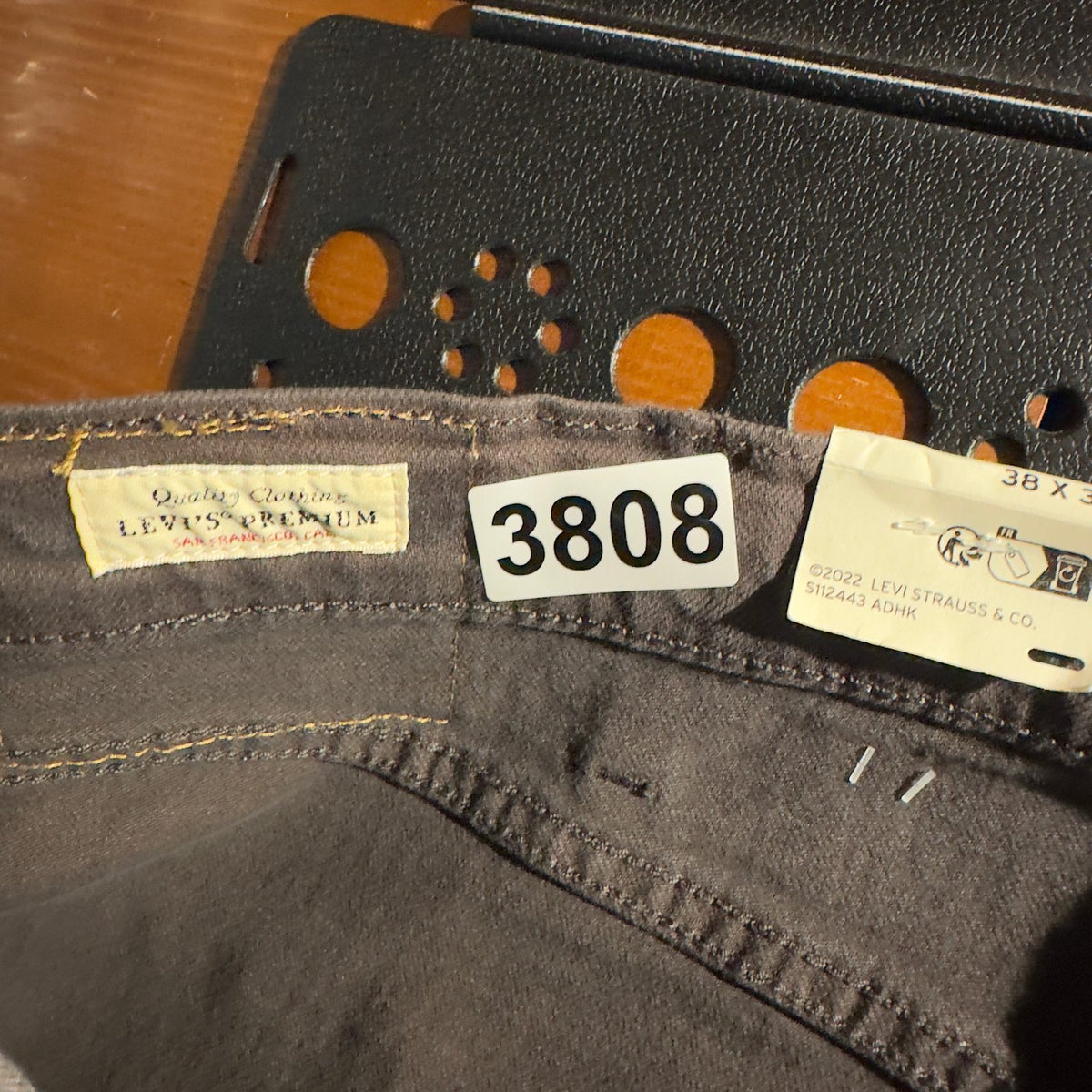 NWT Levi's Premium 502 Taper Jeans Mens 38x32 Washed Gray