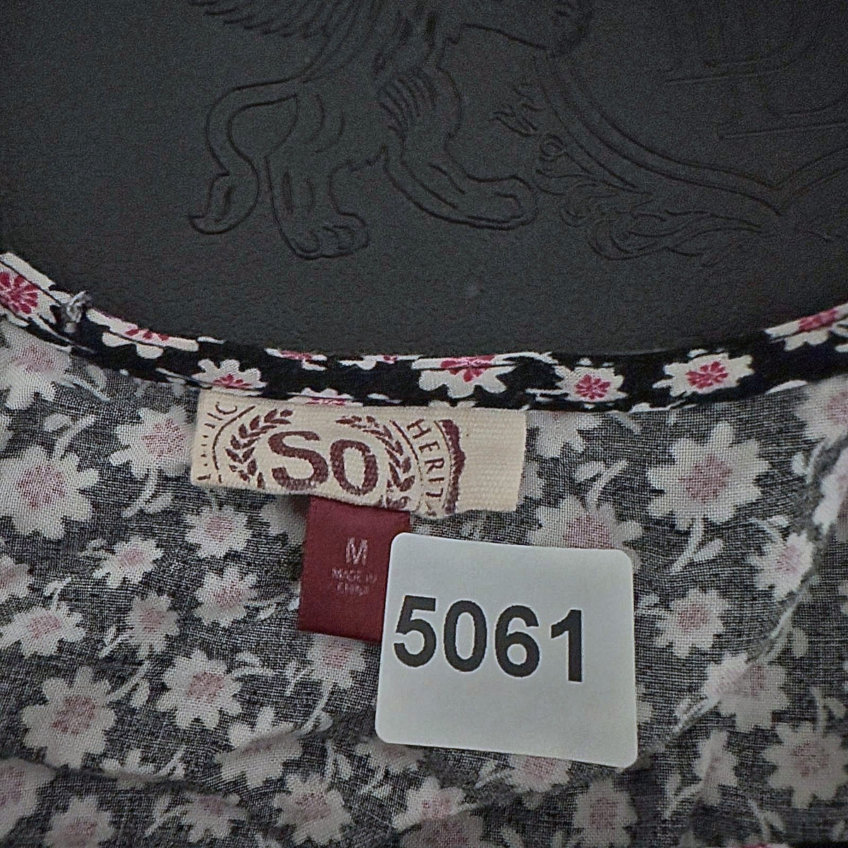 SO Cold Shoulder Floral Top Womens M Black Pink Boho
