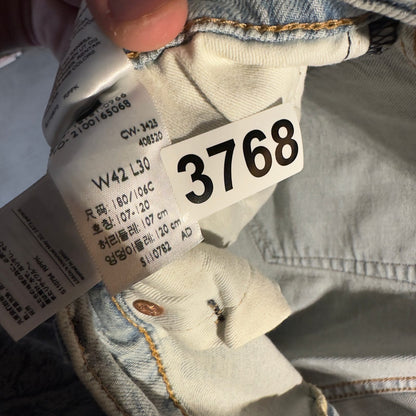 NWT Levi's Premium 541 Taper Jeans Mens 42x30 Distressed