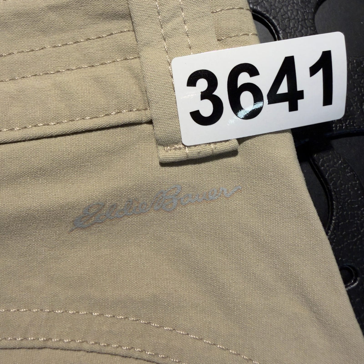 Eddie Bauer Cargo Shorts Womens 4 Khaki Hiking Outdoors