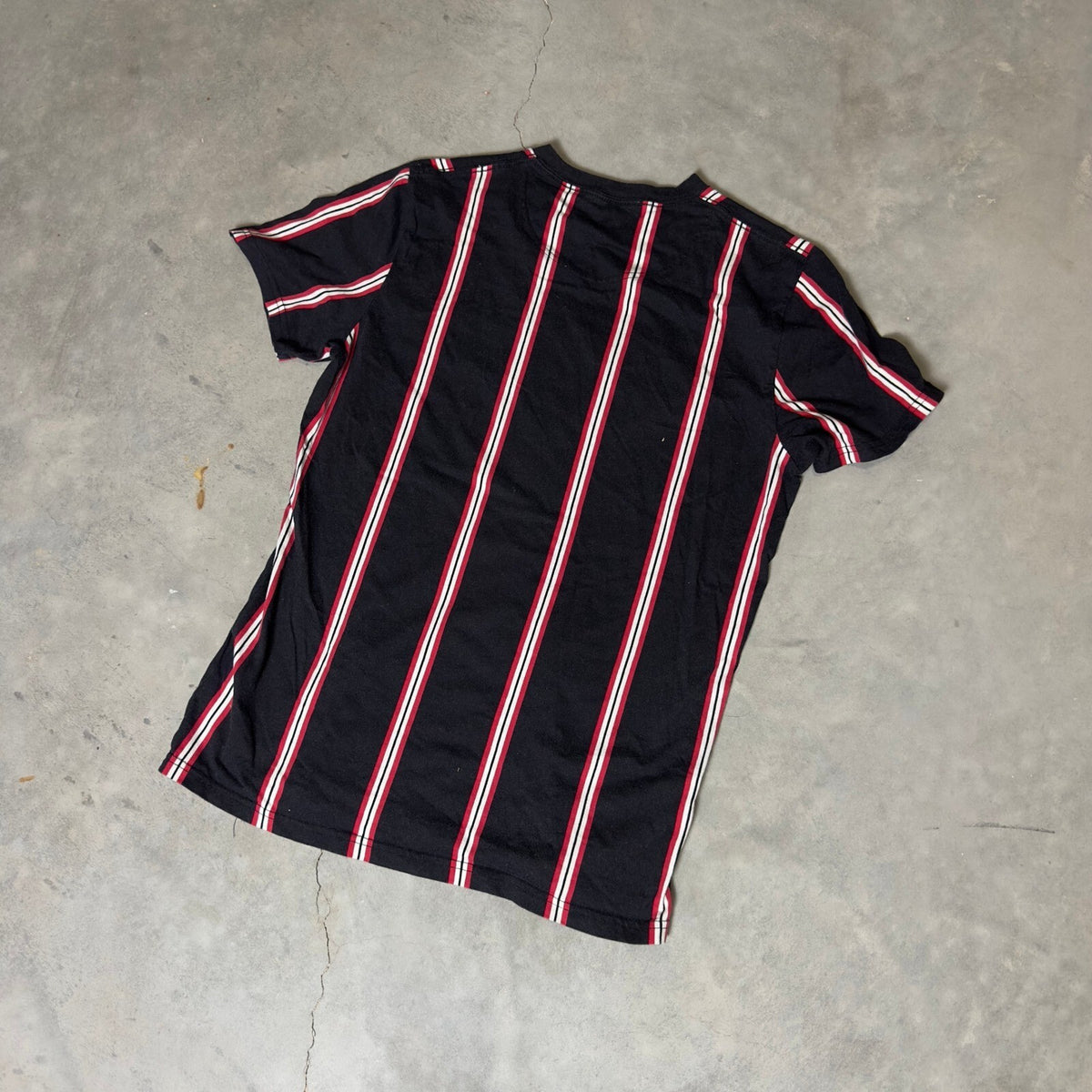 Hollister Striped T-Shirt Mens L Black Red White Surf Y2K