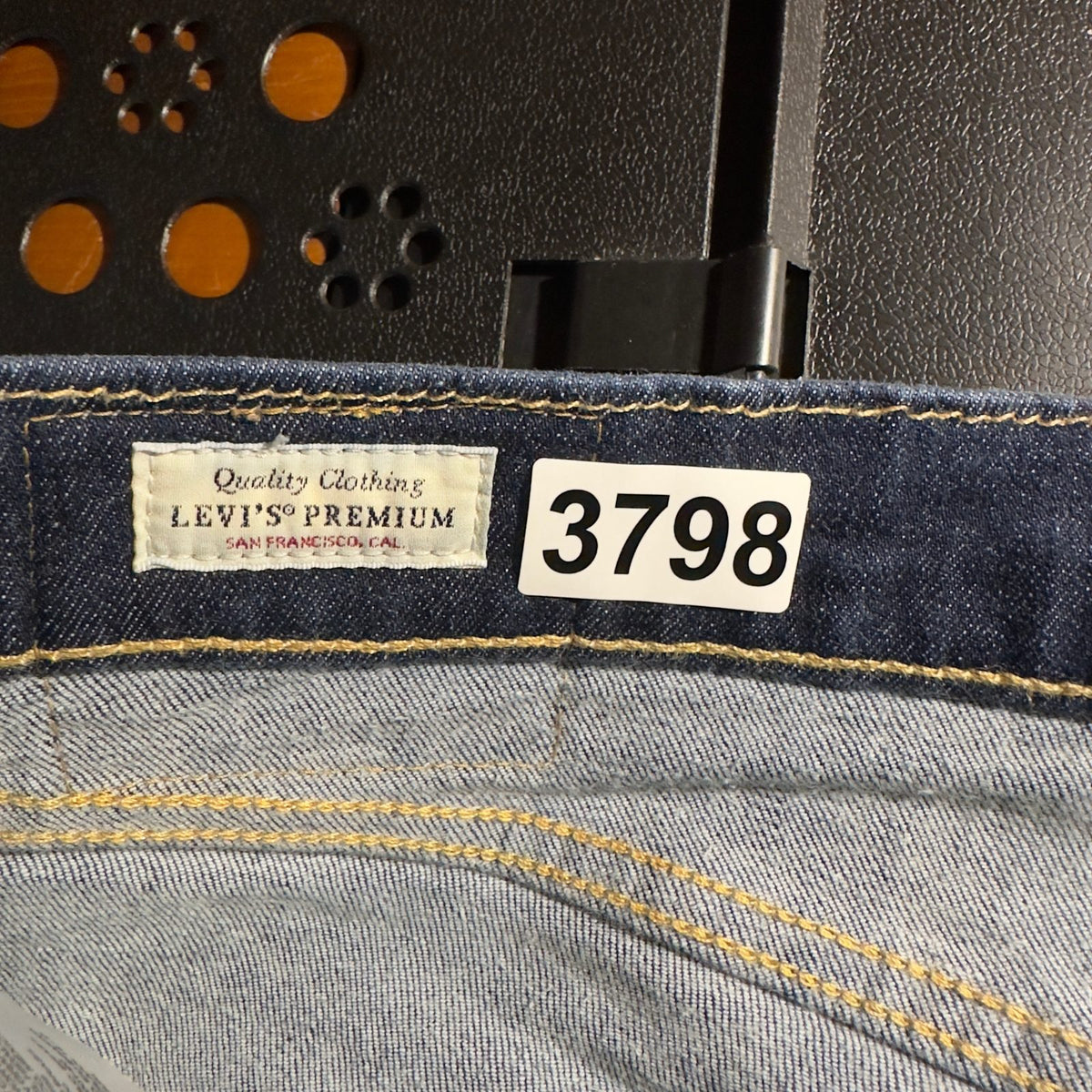 Levi's Premium 502 Taper Jeans Mens 31x32 Dark Indigo
