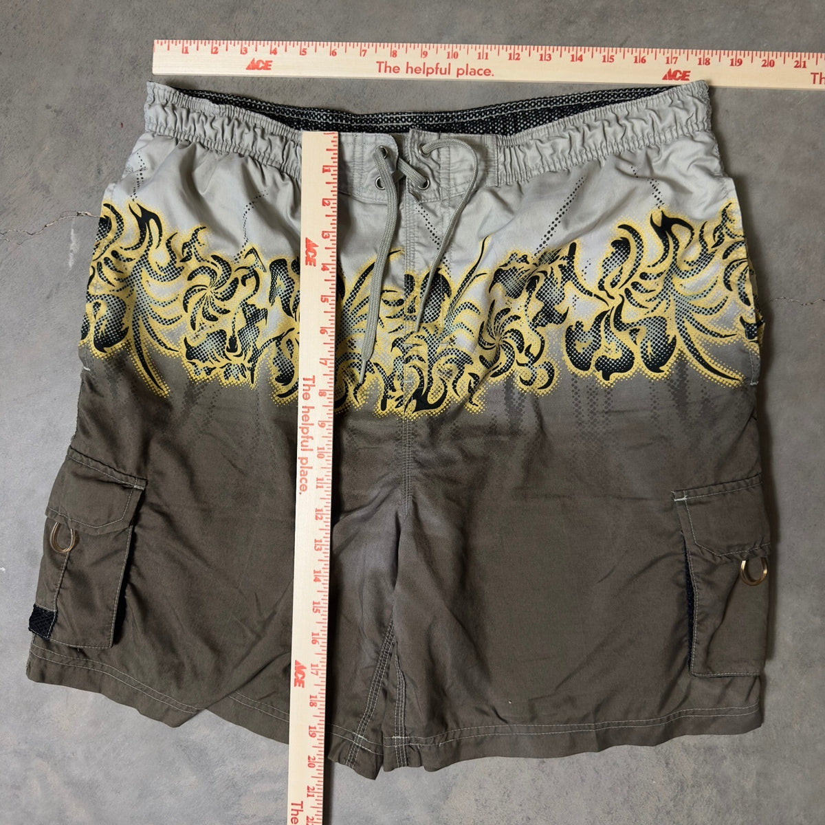 Y2K No Boundaries Cargo Board Shorts Mens M Green Tribal