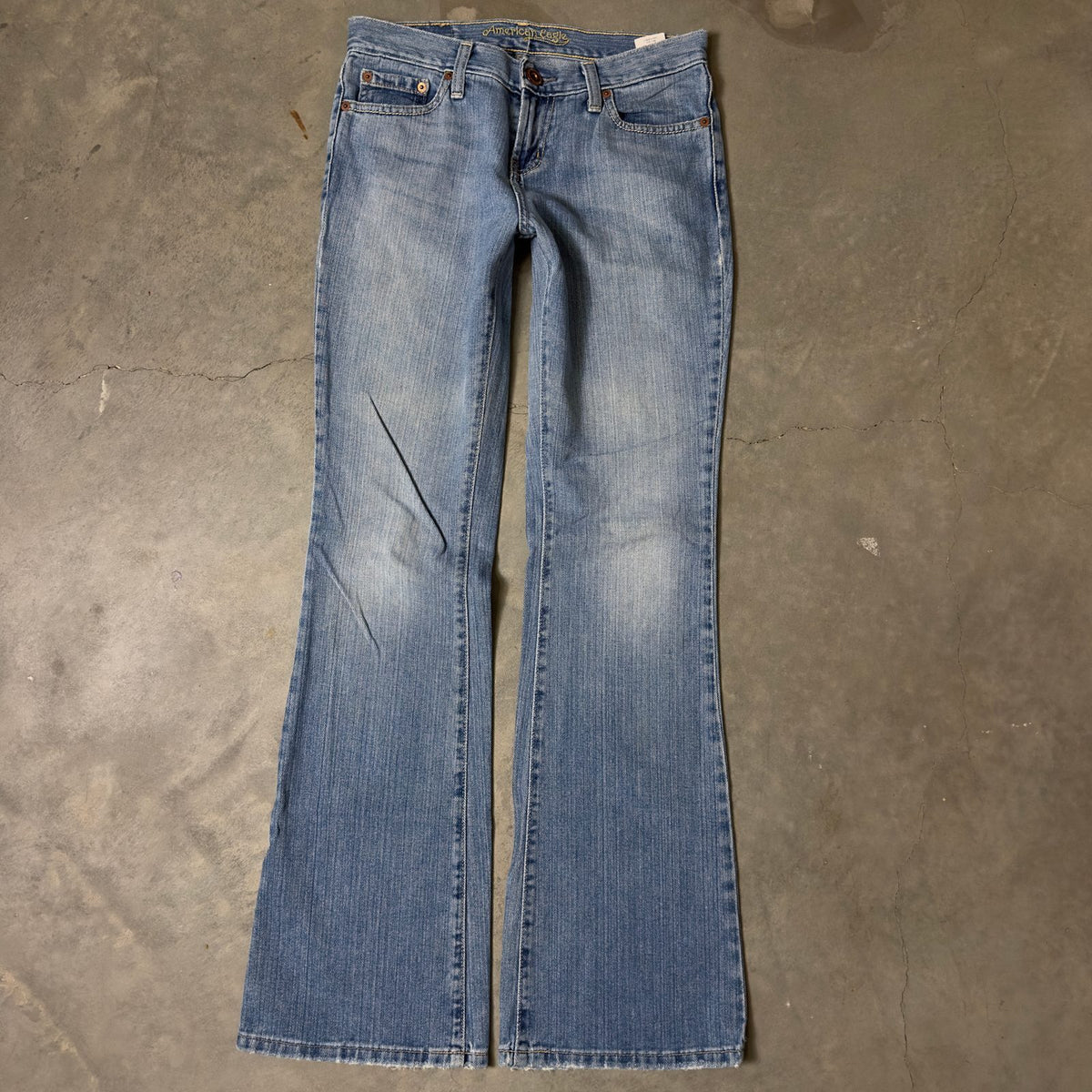 American Eagle Favorite Boot Cut Jeans Womens 2 Light Wash