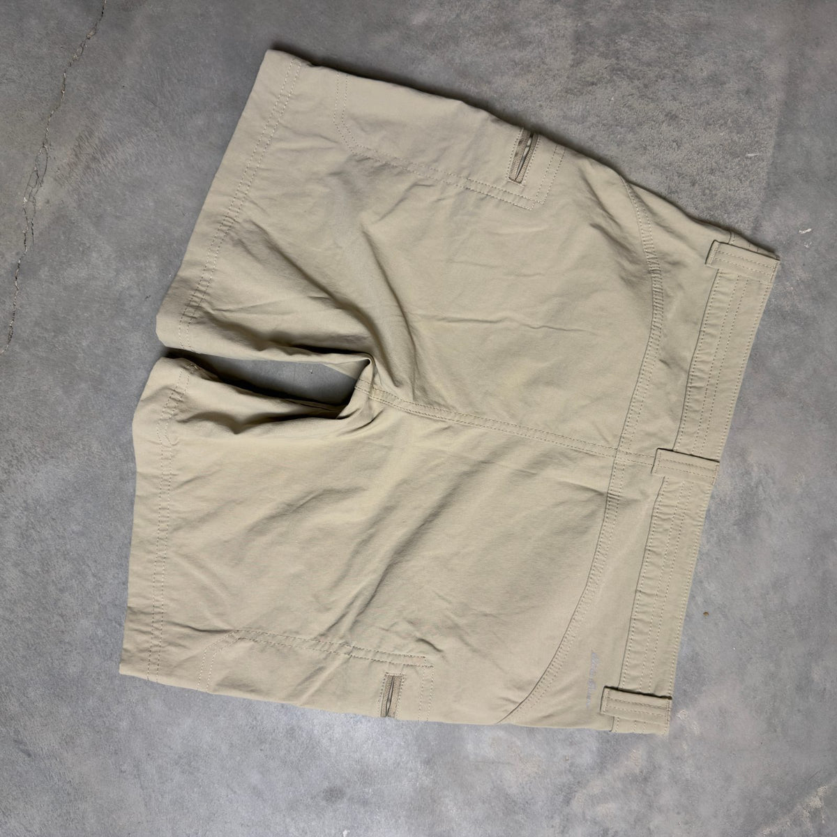 Eddie Bauer Cargo Shorts Womens 4 Khaki Hiking Outdoors