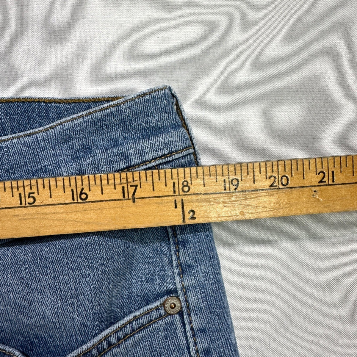 7 For All Mankind The Straight Jeans 36x30 Light Wash