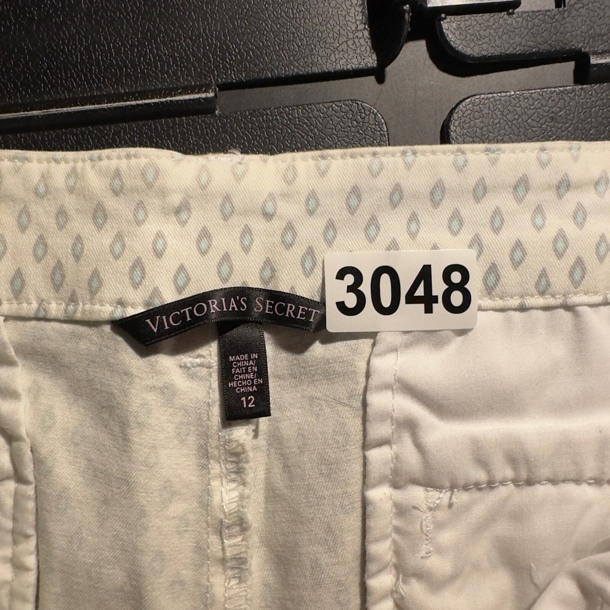Victoria Secret Chino Shorts Women 12 White Teal Geometric