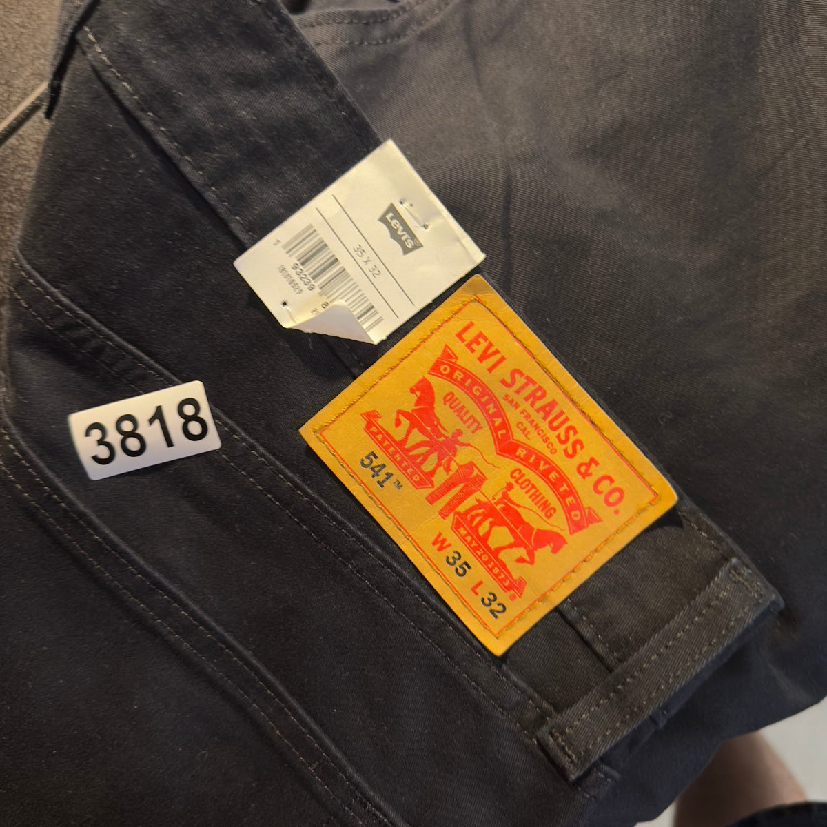 NWT Levi's 541 Athletic Taper Pants Mens 35x32 Black