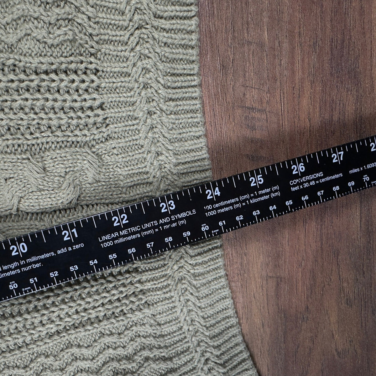 Vintage 90s St Johns Bay Cable Knit V-Neck Sweater Mens L