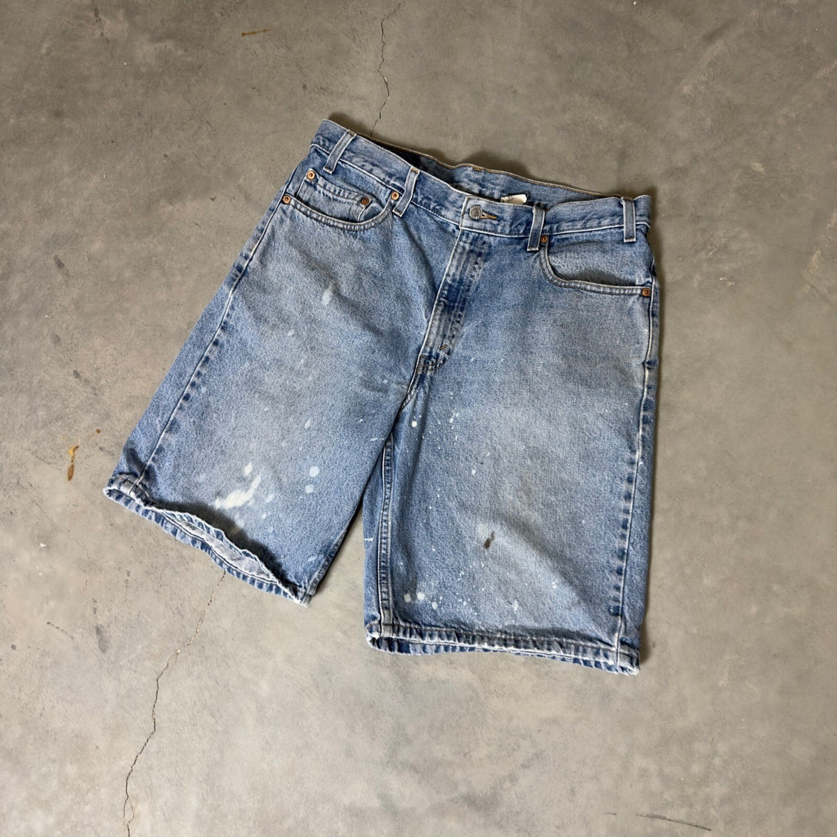 Vintage Y2K Levi's 550 Relaxed Jorts Mens 36 Paint Splatter