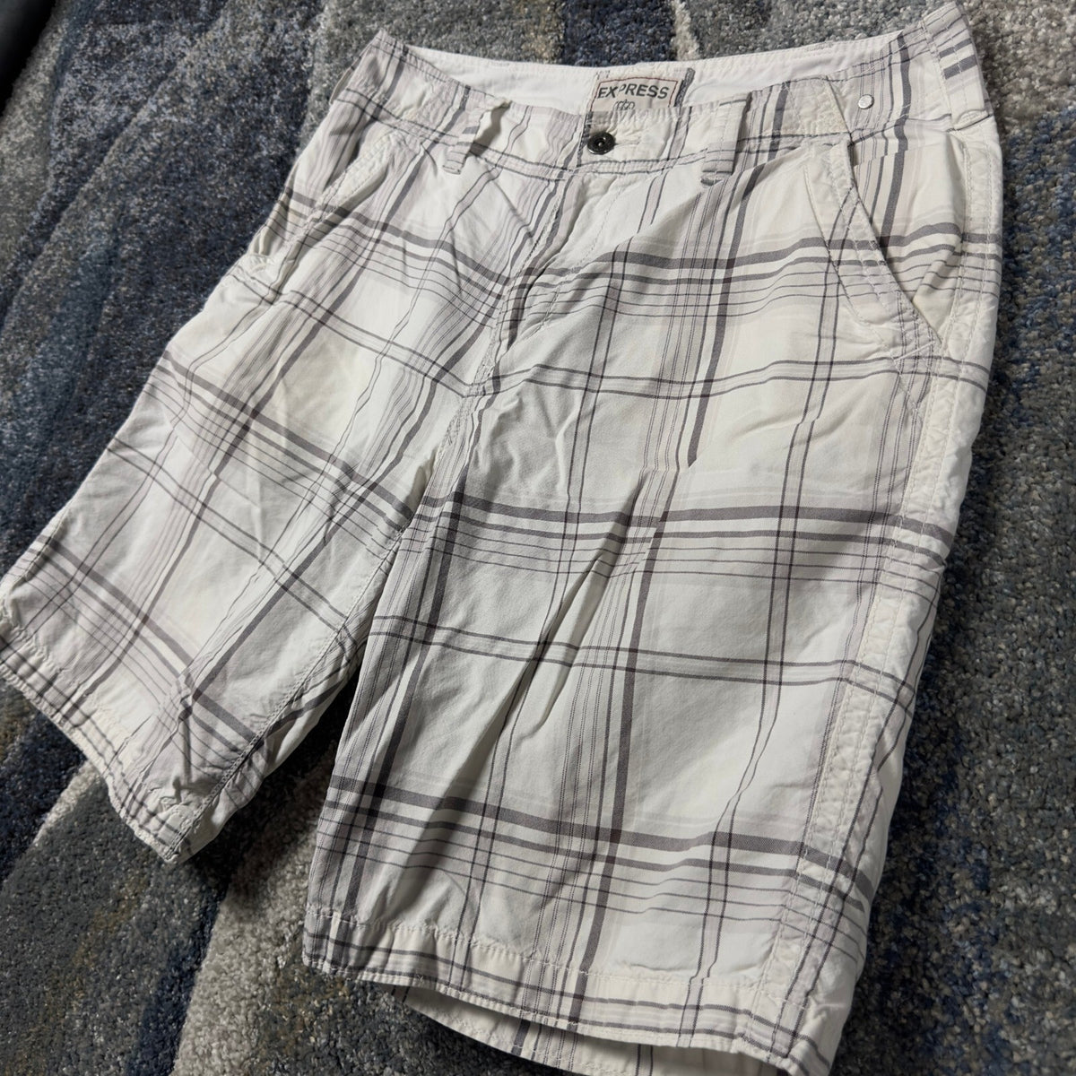 Express Plaid Cargo Shorts Mens 32 White Grey Baggy Preppy