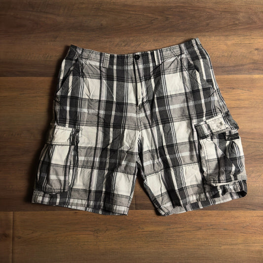 Y2K Bugle Boy Plaid Cargo Shorts Mens 36 Black Grey Baggy