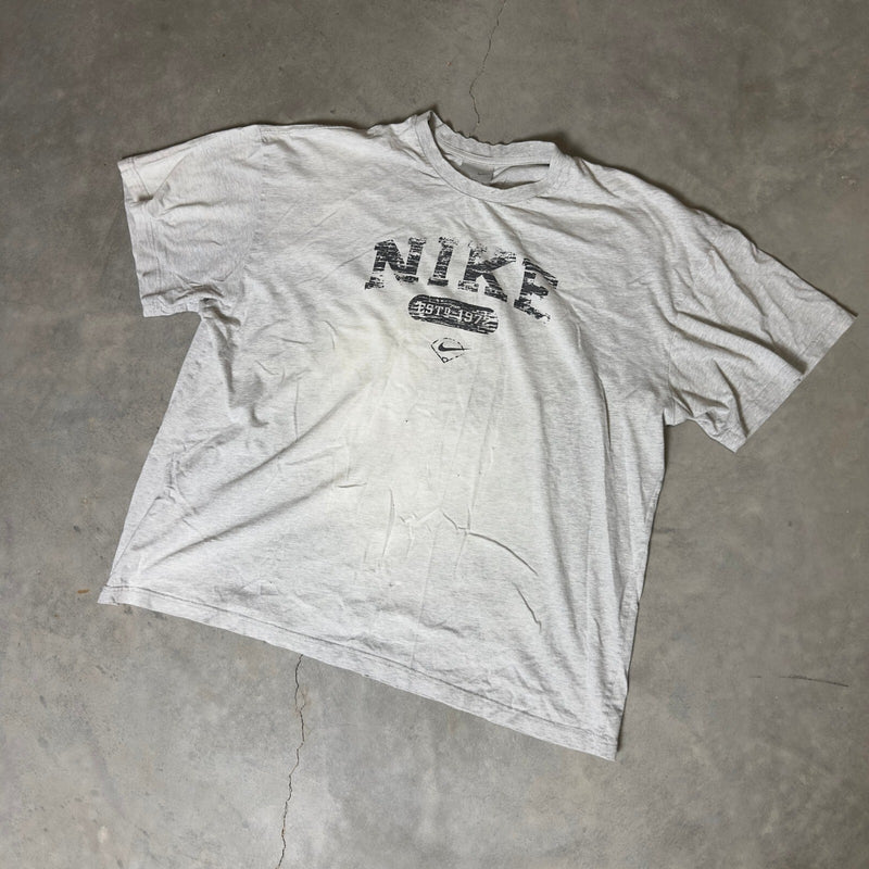 Vintage Nike Logo Graphic T-Shirt Mens XXL Silver Tag Y2K