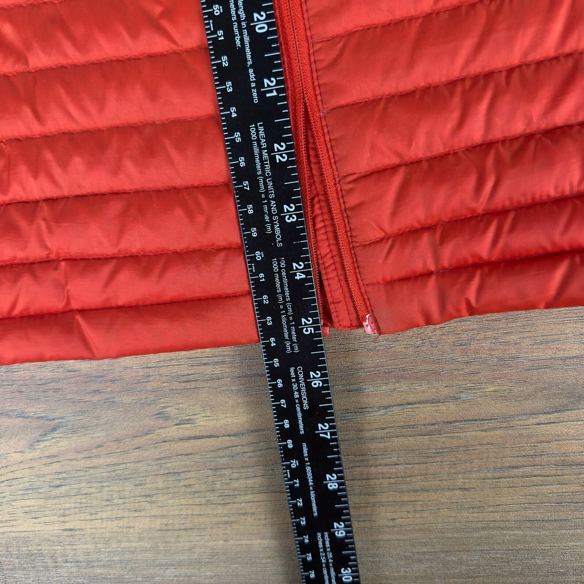 Eddie Bauer First Ascent Womens Red Down Puffer Jacket Large Full Zip damaged