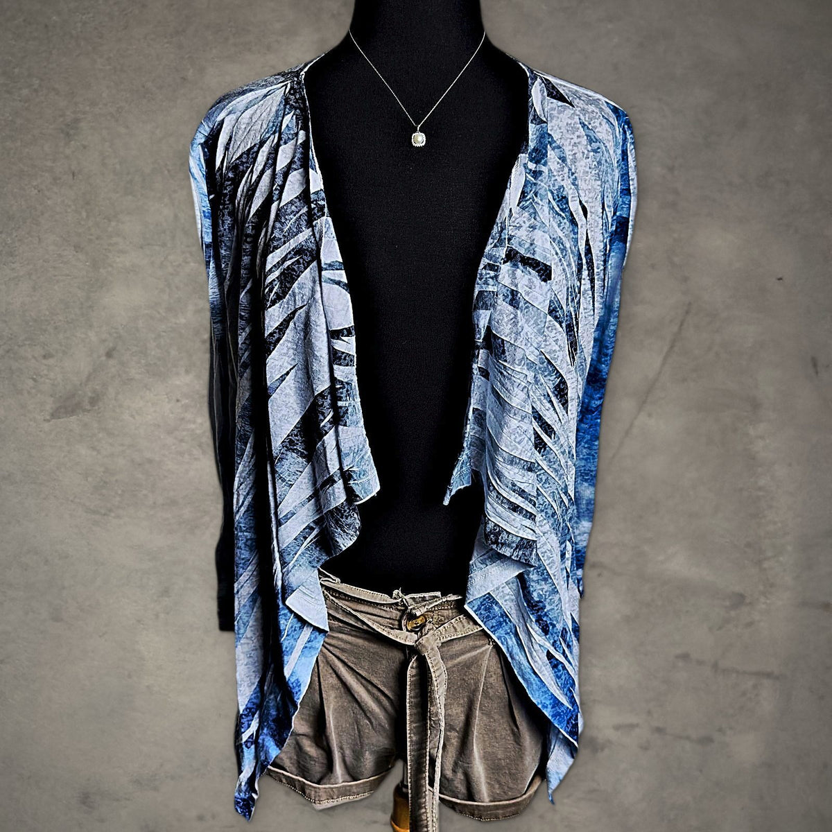 Impulse California Drape Cardigan Womens L Blue Leaf Print