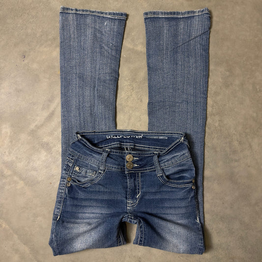 Wallflower Luscious Curvy Bootcut Jeans Womens Size 0