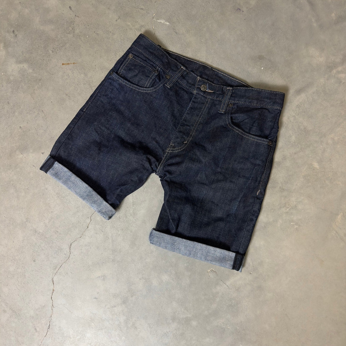 Levi's 520 Taper Denim Shorts Mens 32 Dark Indigo Raw Wash