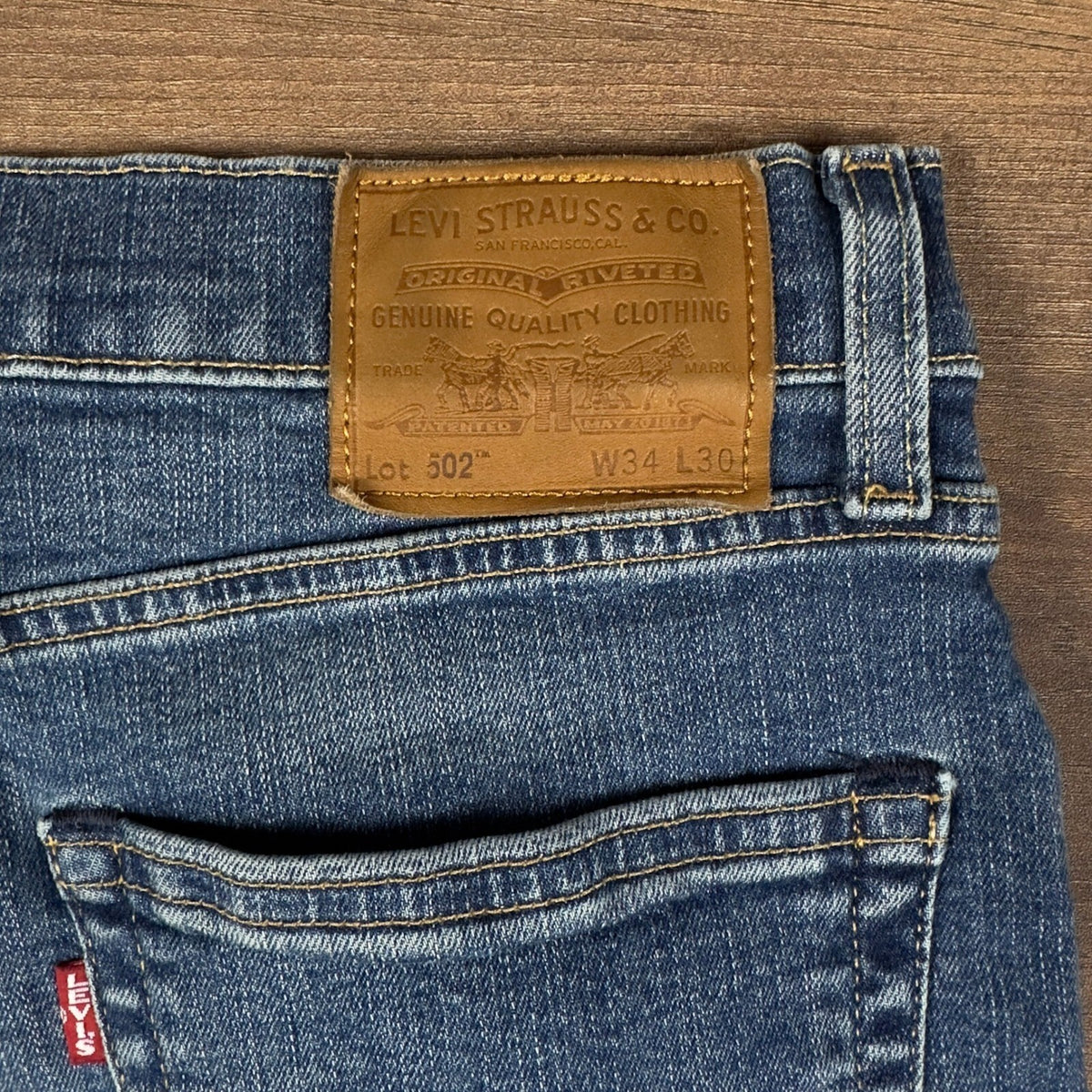 Levis Premium 502 Taper Jeans Mens W34 L30 Medium Wash Blue