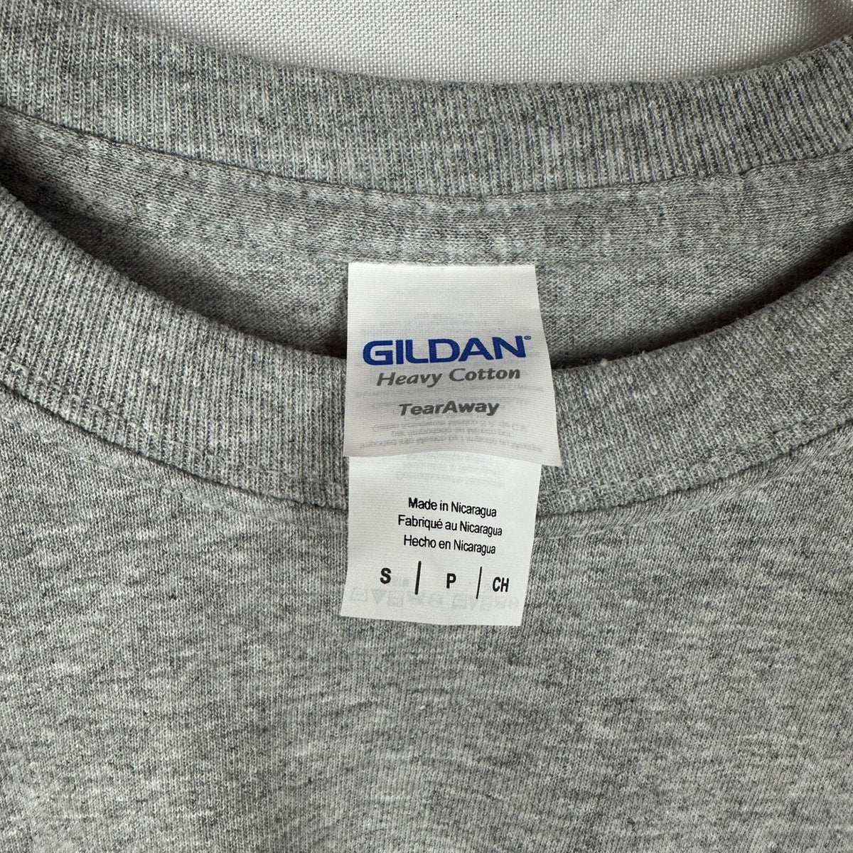 NWT Gildan Mens S Long Sleeve Heather Gray Tee