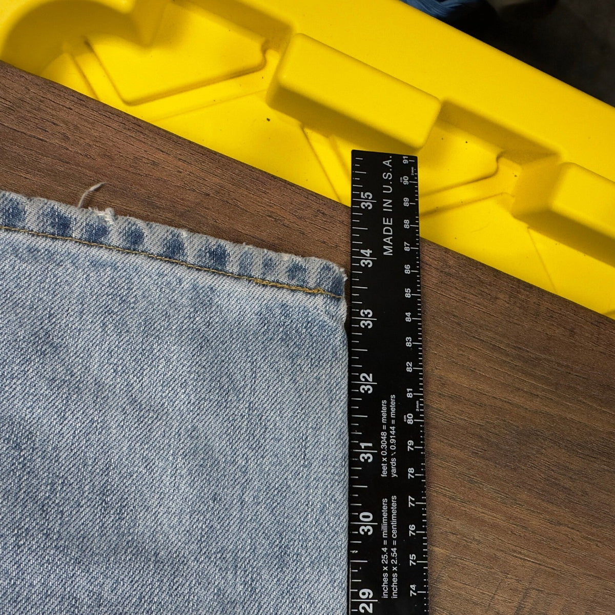 Vintage Y2K Levis 505 Jeans Mens 36x34 Light Wash Baggy