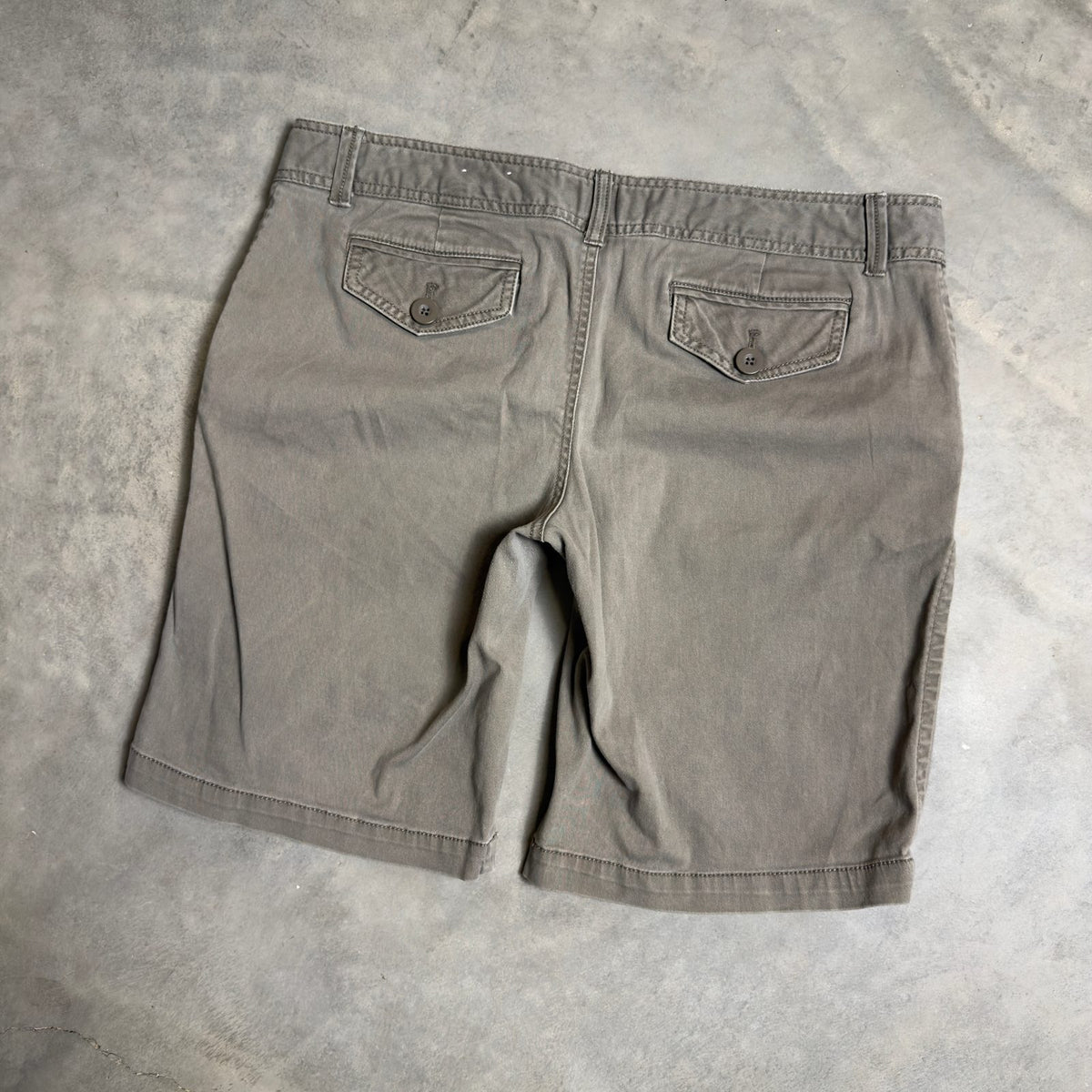 SO Stretch Chino Shorts Womens 15 Gray Taupe
