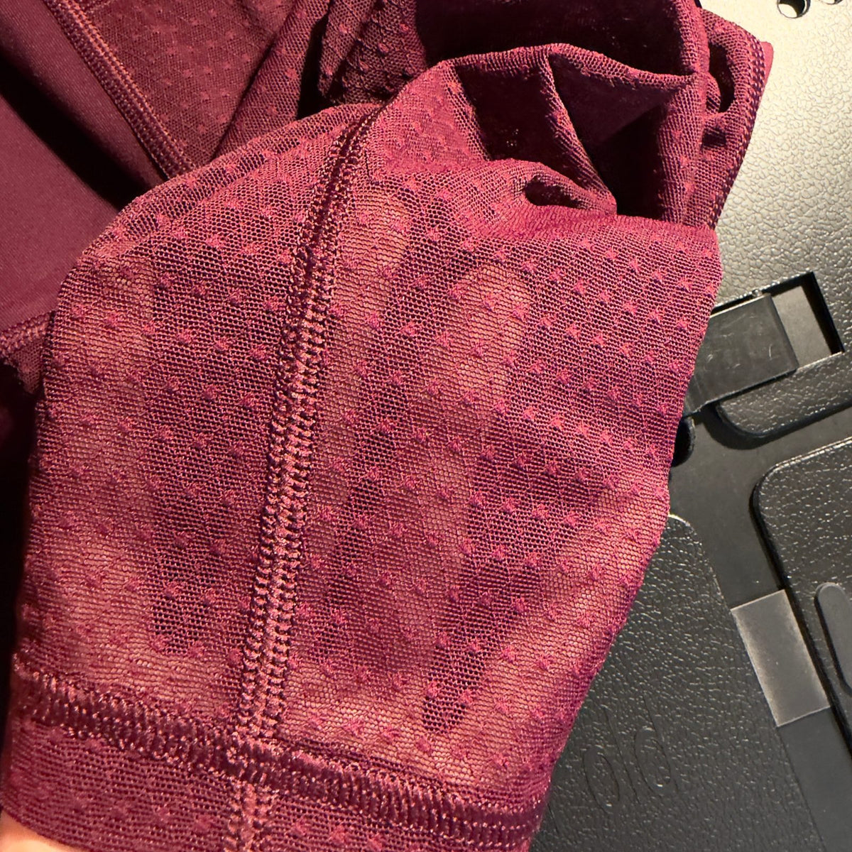 NWT Victoria Sport Knockout Tight Leggings Womens M Burgundy