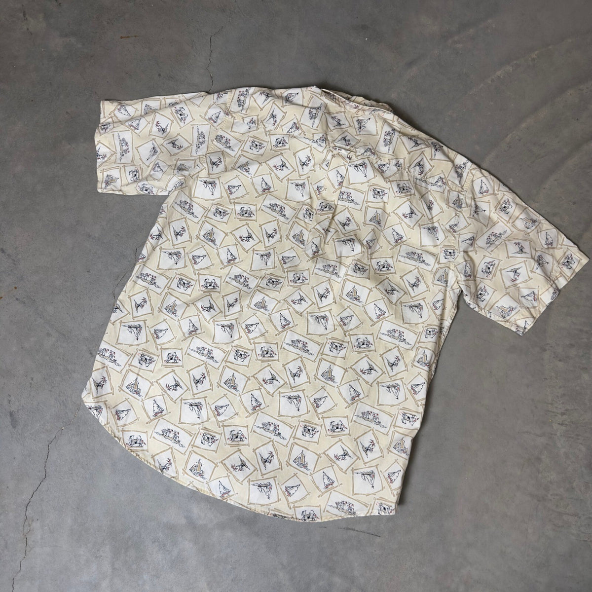 Vintage Trader Bay Sailboat Button Down Mens L Cream Coastal