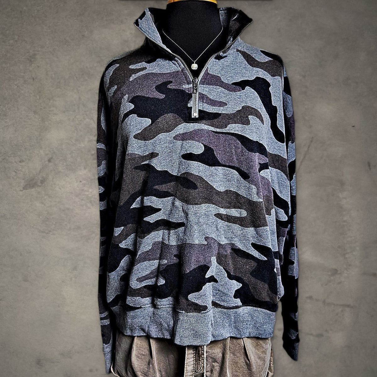 PINK Victoria's Secret Camo Quarter Zip Womens XL Gray