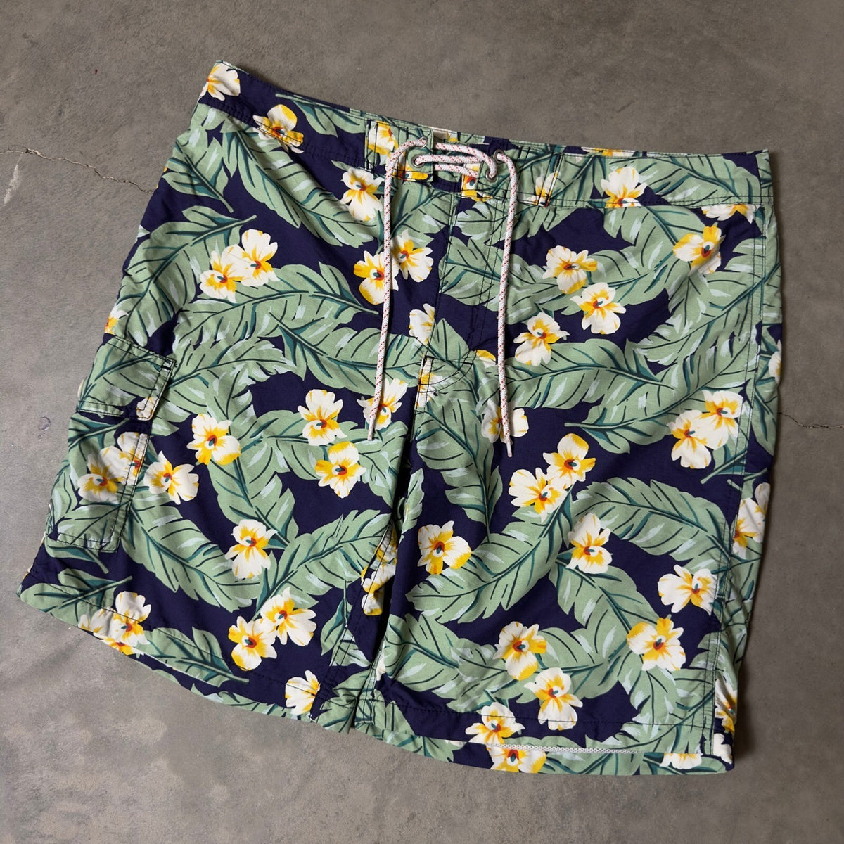 Vintage J.Crew Board Shorts Mens 33 Navy Tropical 90s