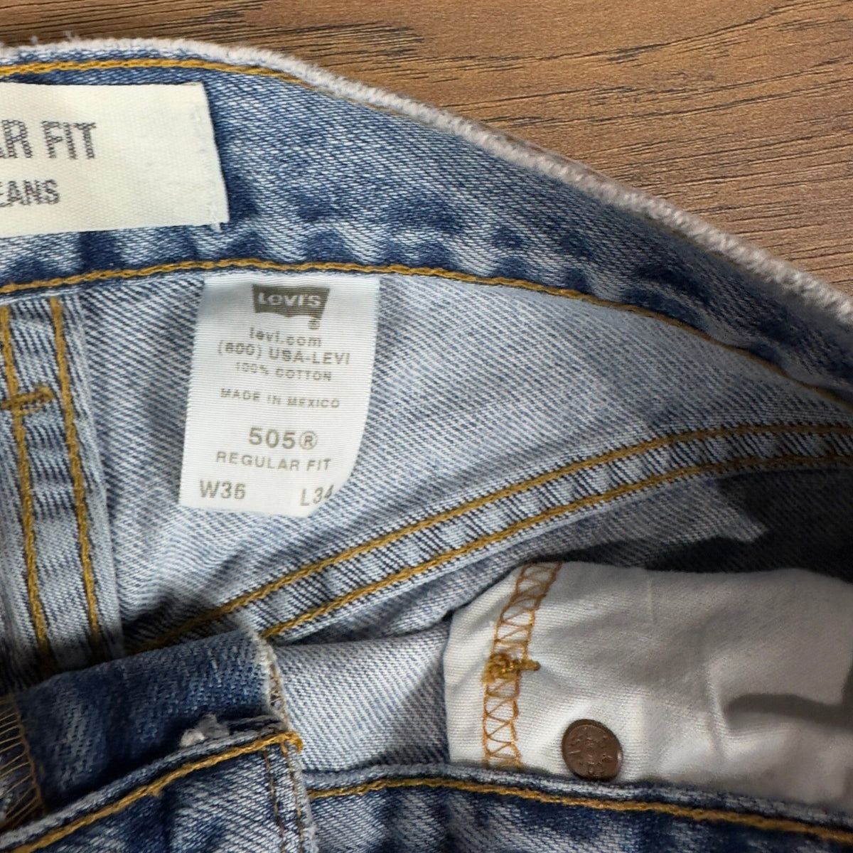 Vintage Y2K Levis 505 Jeans Mens 36x34 Light Wash Baggy