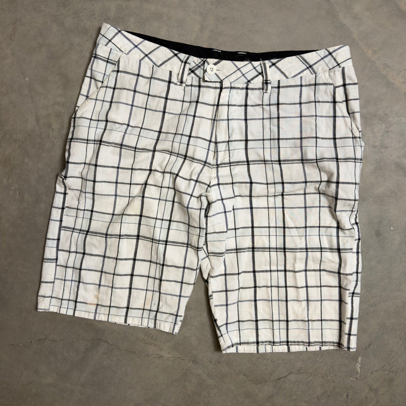 Hurley Plaid Walk Shorts Mens 36 White Black