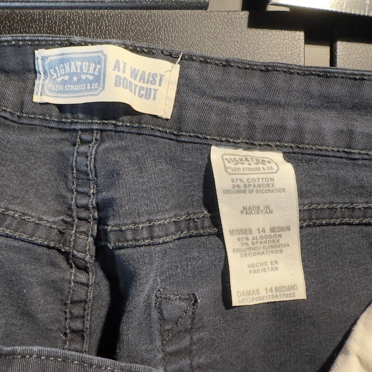 Signature Levi Strauss Bootcut Jeans Womens 14M Black Baggy