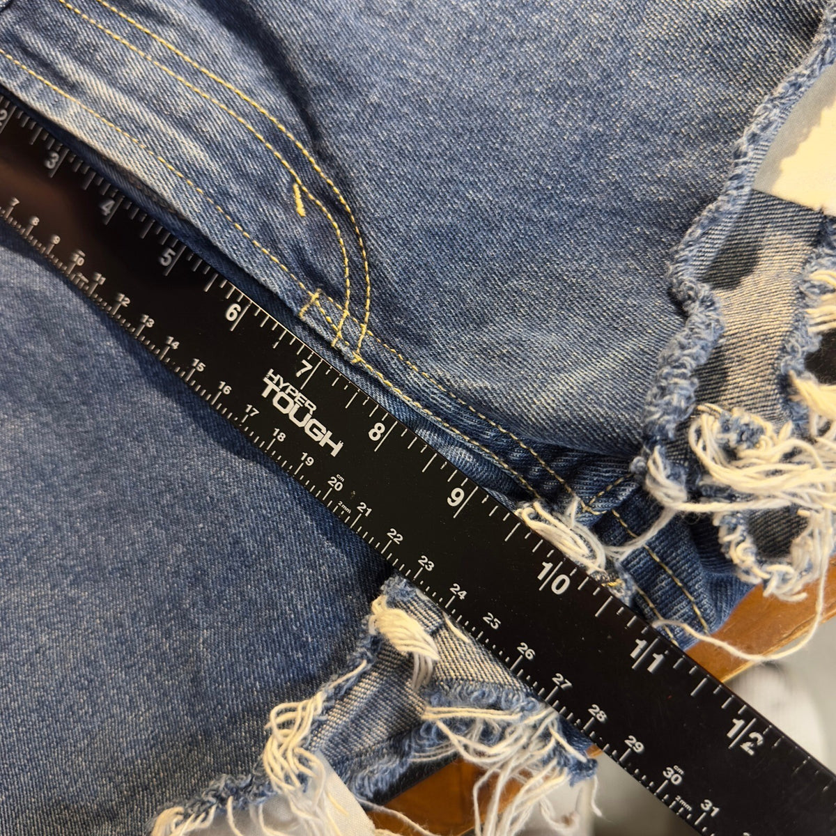 Vintage Levis 569 Loose Straight Shorts Women 14R Blue Y2K