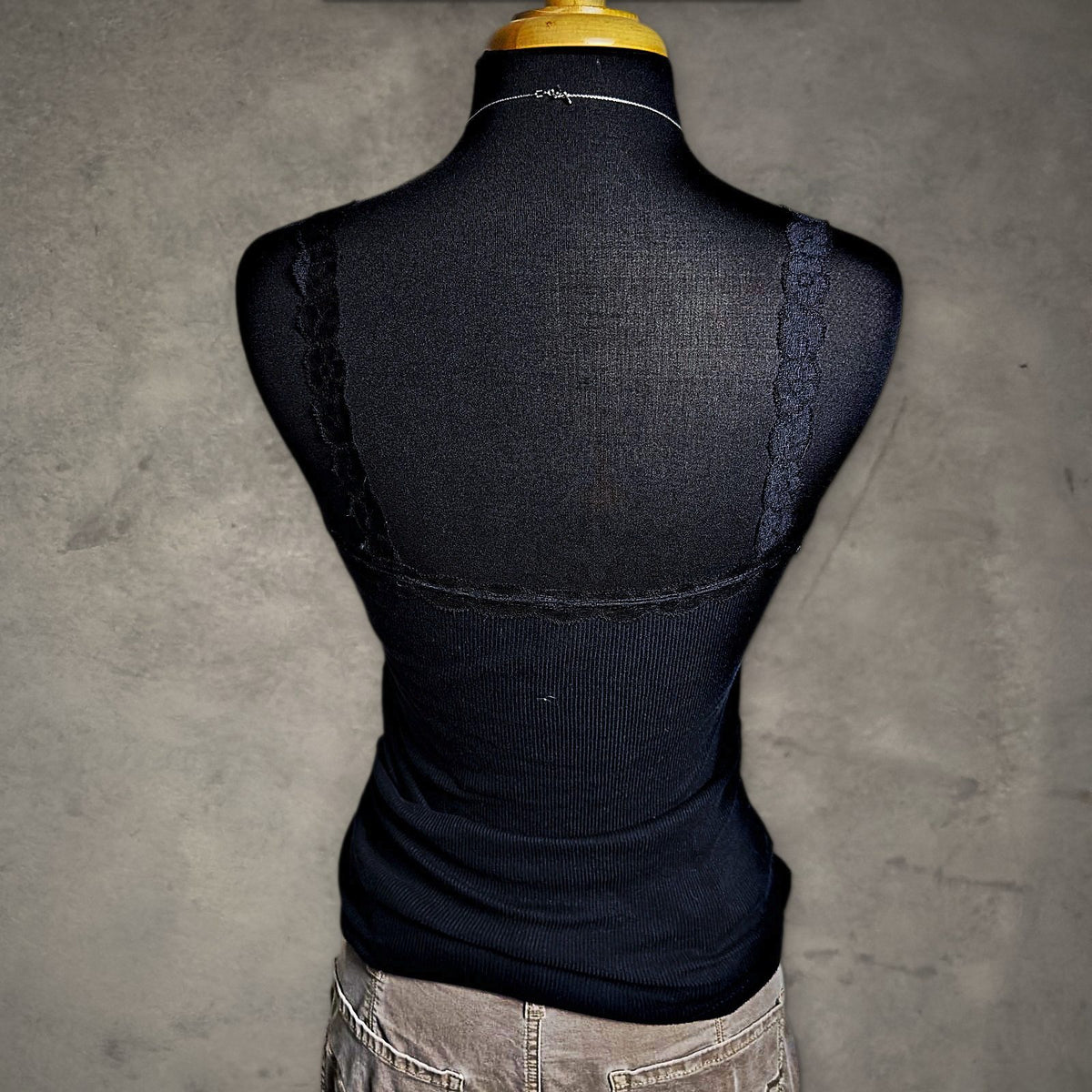 Nine 1 Eight Lace Trim Ribbed Cami Womens M Black Coquette