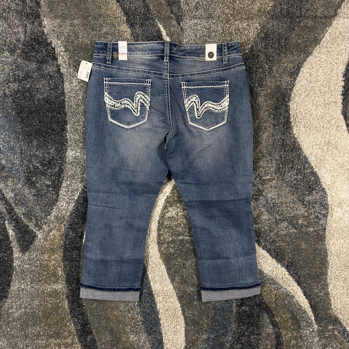 NEW Maurices Kaylee Distressed Capri Jeans Womens 9/10 Blue
