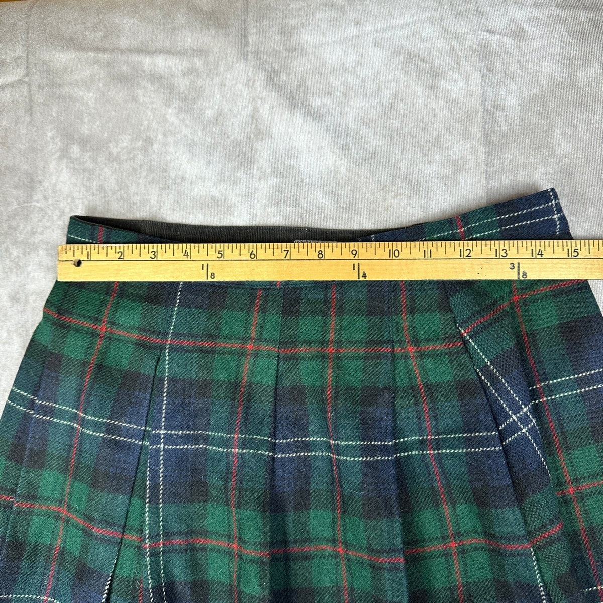 Vintage Woolrich Woman Plaid Wool Pleated Skirt 14 Made USA