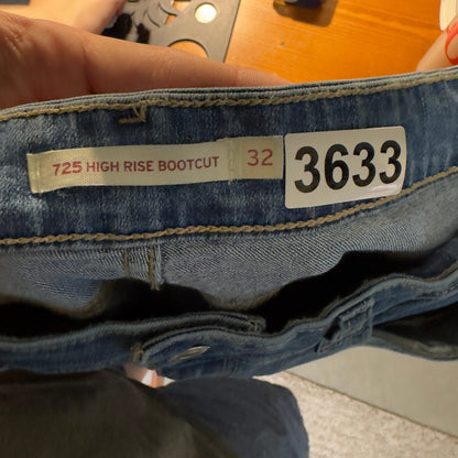 Levi's 725 High Rise Bootcut Jeans Womens 32x30 Blue