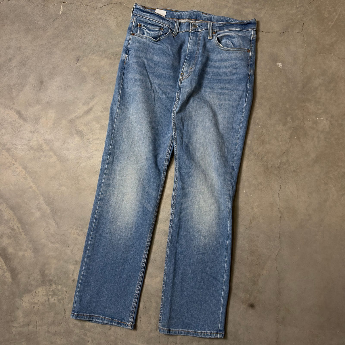 Levi's Straight Leg Jeans Mens 33x32 Medium Blue Casual