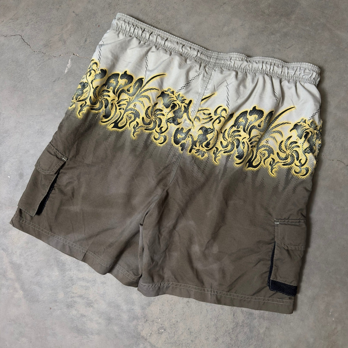 Y2K No Boundaries Cargo Board Shorts Mens M Green Tribal