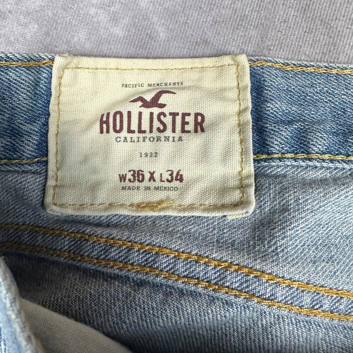 Hollister Classic Straight Jeans Mens 36x34 Light Wash Denim