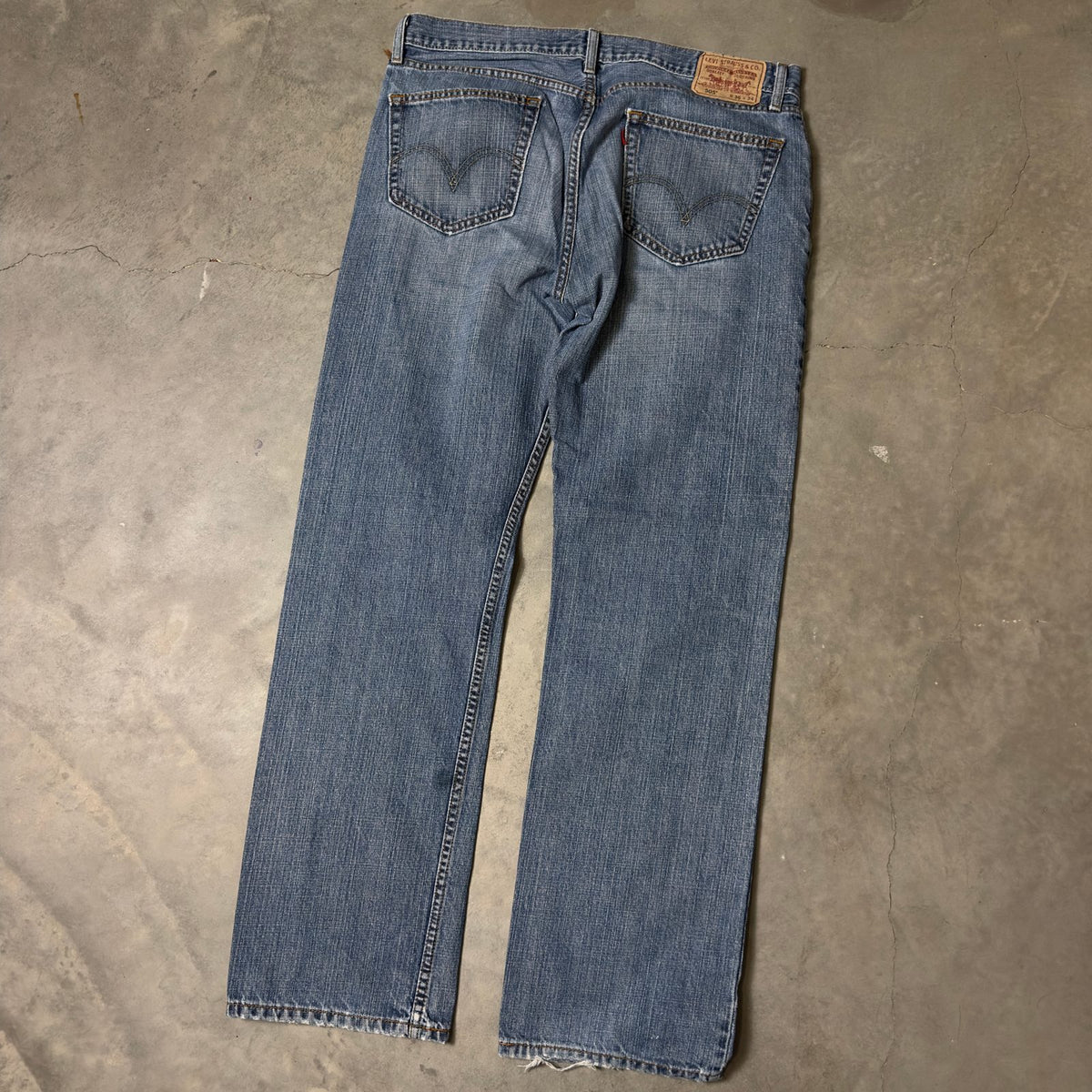 Vintage Y2K Levi's 505 Straight Jeans Mens 36x34 Medium Blue