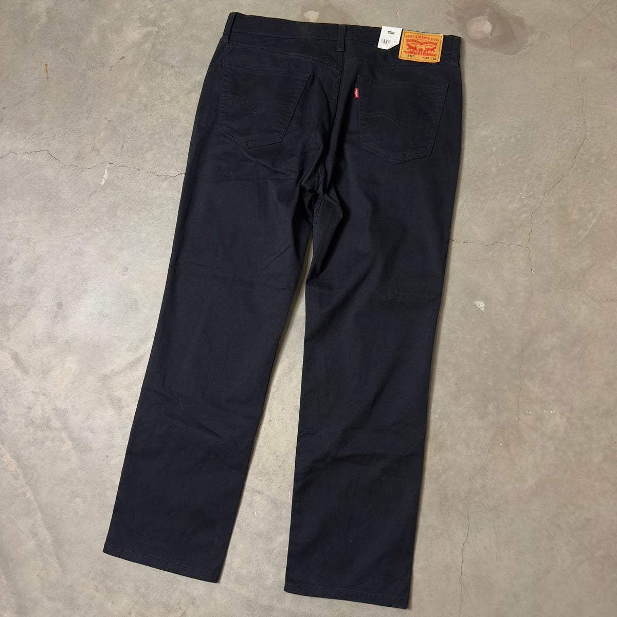 NWT Levi's 541 Athletic Taper Pants Mens 35x32 Black