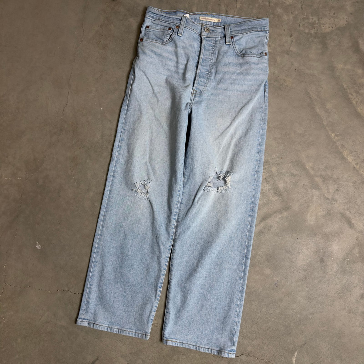 Levi's 562 Loose Straight Jeans Womens 29x27 Light Wash