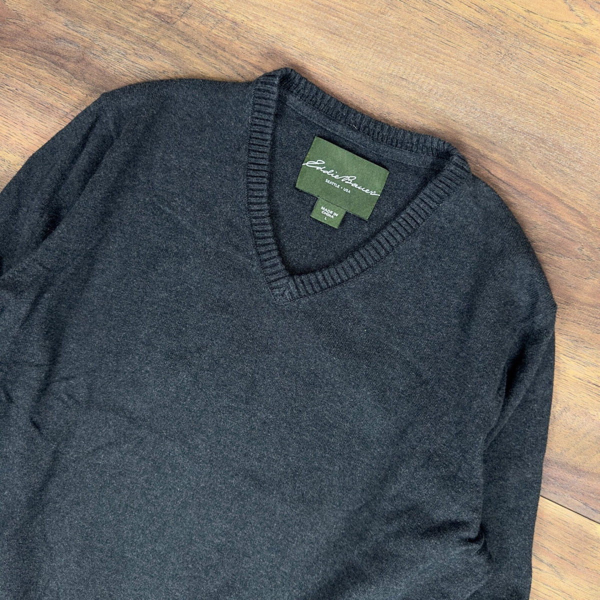 Vintage Eddie Bauer Mens L V-Neck Sweater Relaxed Fit Knit