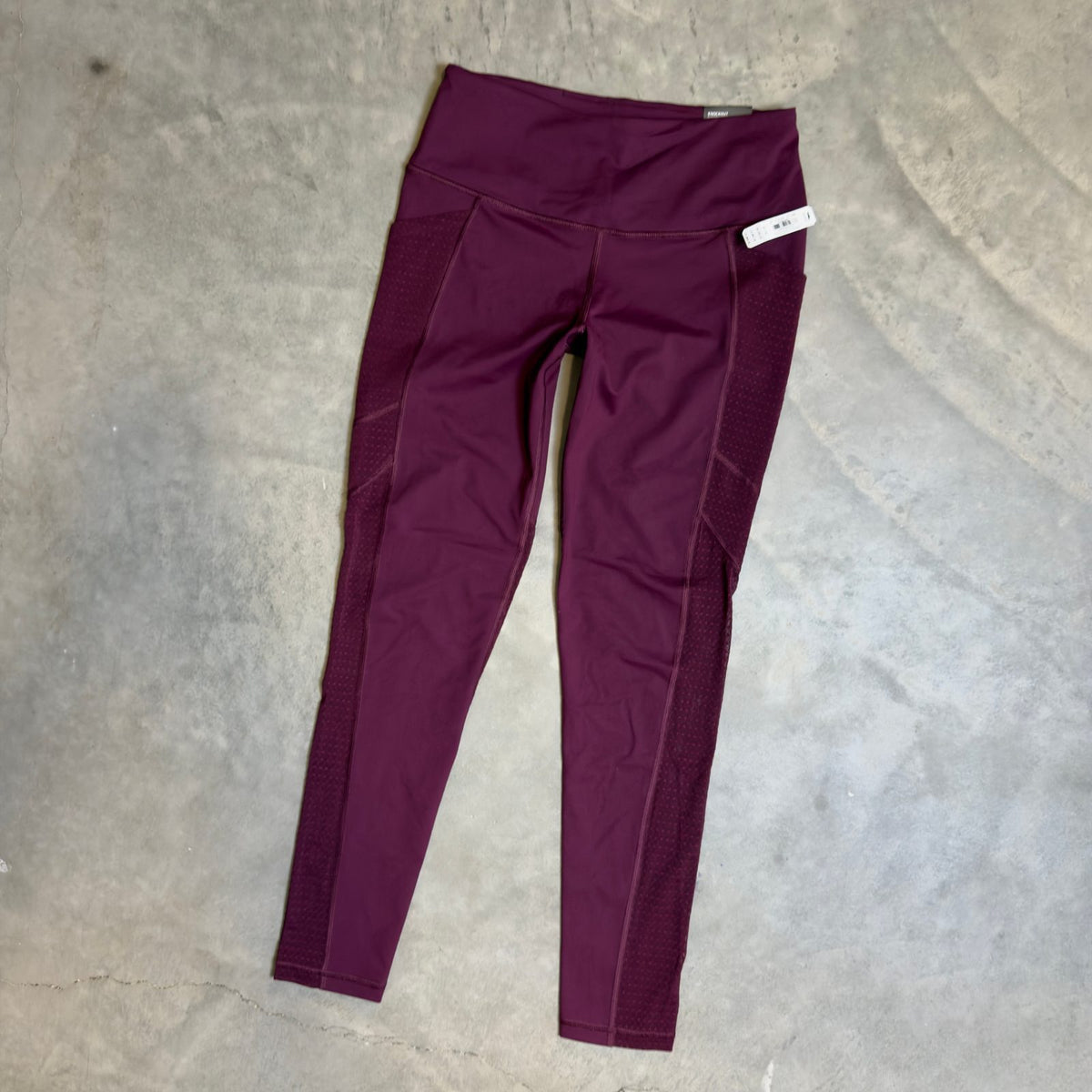 NWT Victoria Sport Knockout Tight Leggings Womens M Burgundy