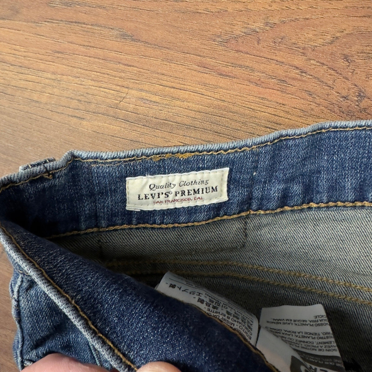 Levis Premium 502 Taper Jeans Mens W34 L30 Medium Wash Blue