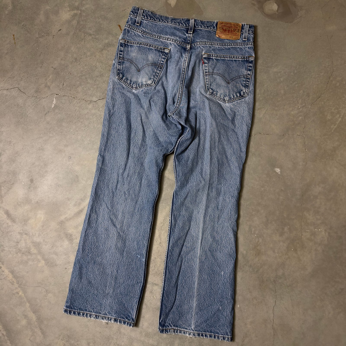Vintage Levi's 517 Boot Cut Jeans Mens 36x30 Medium Wash