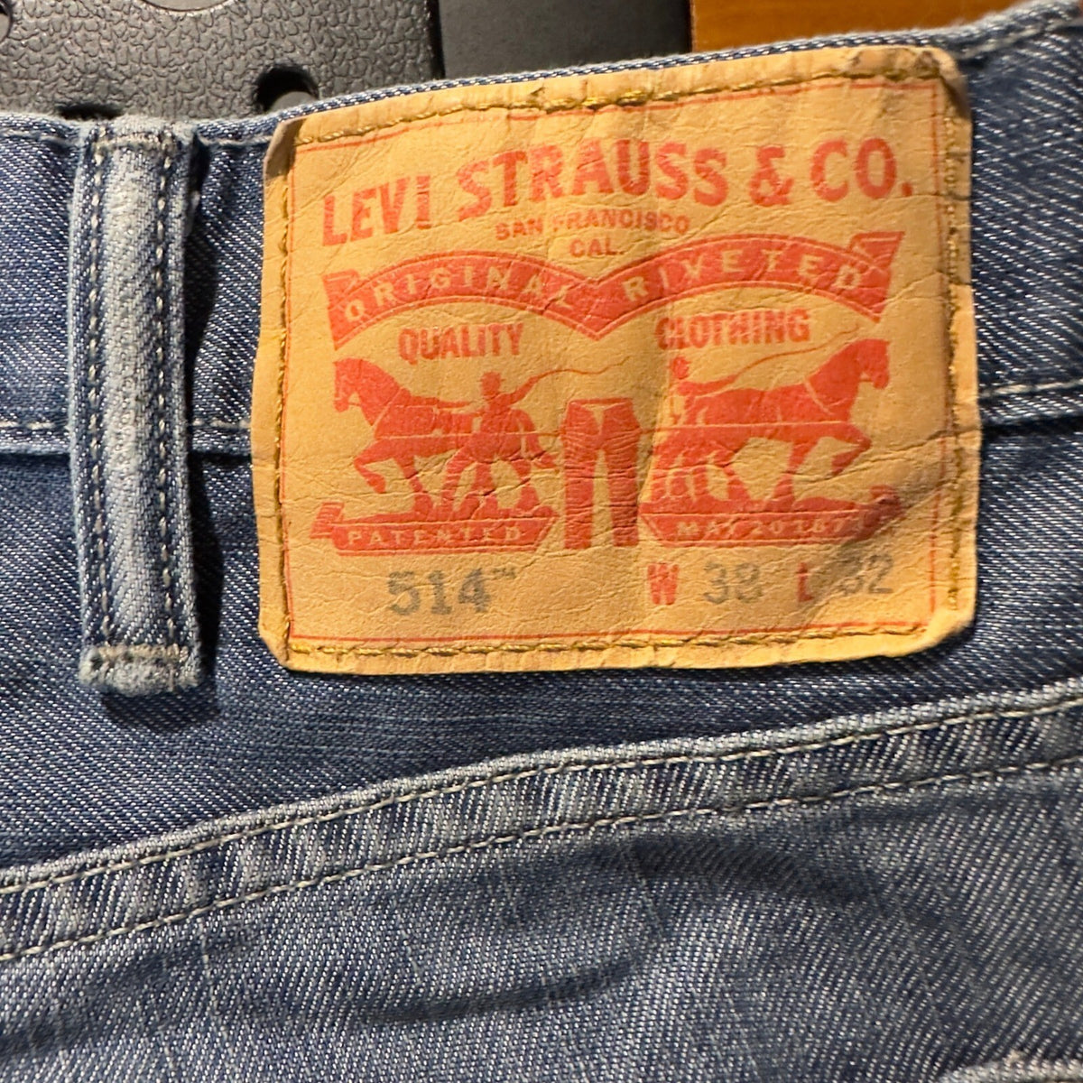 Levi's 514 Straight Jeans Mens 38x32 Blue Medium Wash Baggy